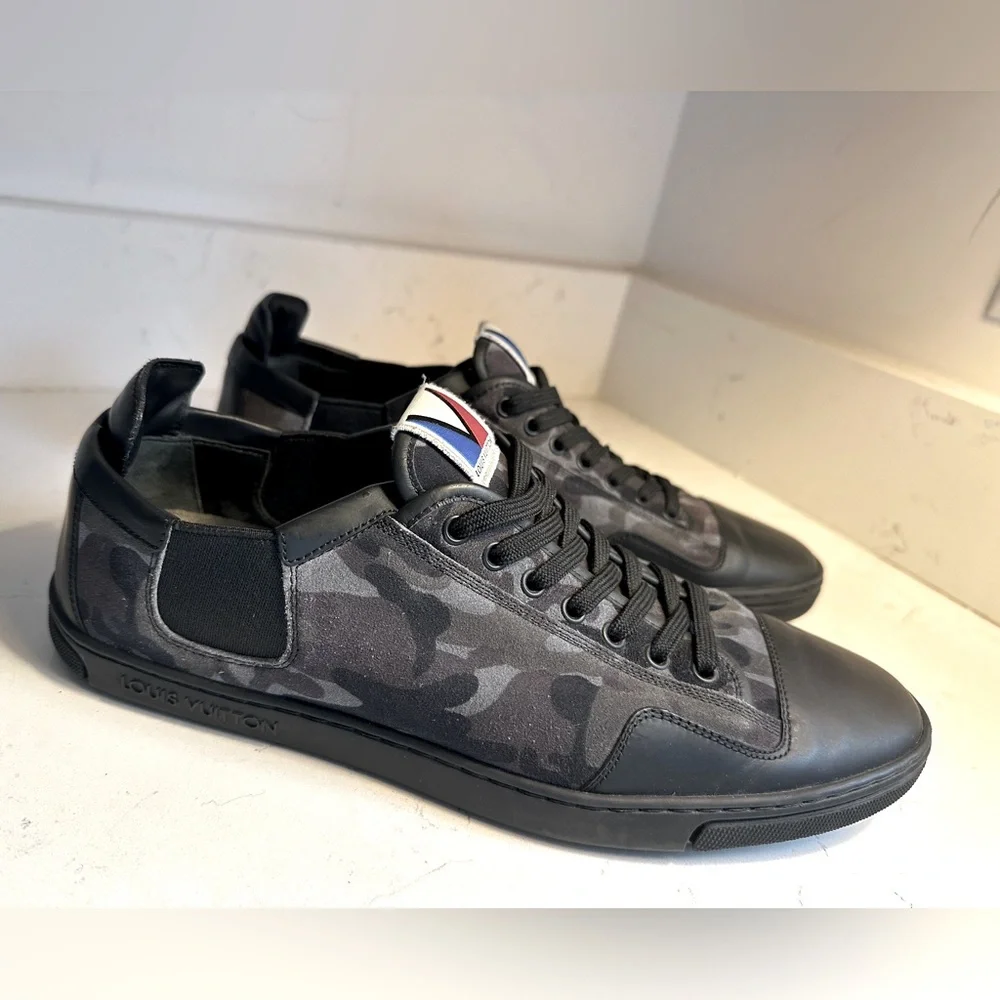 Louis Vuitton sneakers sz‎ 9.5/10